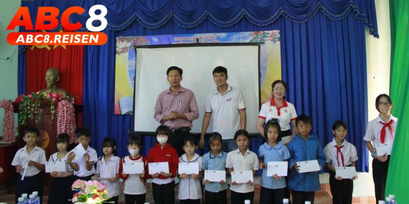 Acb8 - Tiếp Sức Đến Trường (Trao tặng xe đạp, cặp sách, đồ dùng học tập cho học sinh vùng khó khăn) 1 Giới thiệu chương trình Tiếp sức đến trường của ABC8